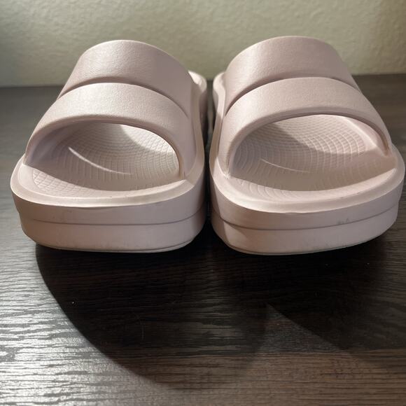 OOFOS OOmega Ooahh Women's Size: 7 Blush Pink Sandal Slide Shoe Recovery - Picture 8 of 10